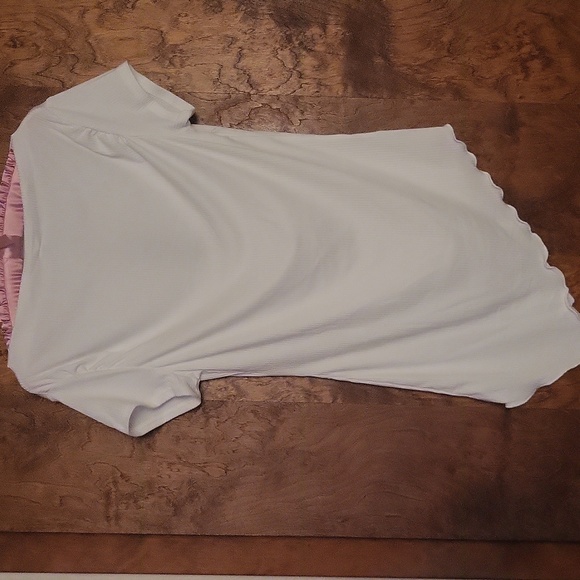 Fashion Nova White Asymmetrical Top NWT - Picture 2 of 6